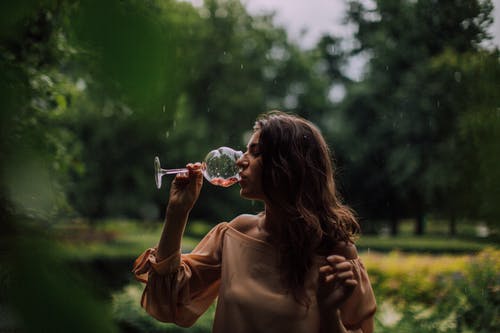 女友对我失望了，物质上满足不了女朋友，该怎么挽回这段感情？