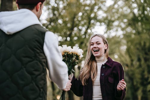 男友和他老婆不离婚，我们分手了，还要挽回吗？