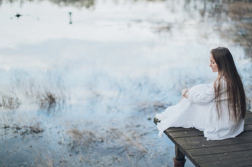 女友突然提出分手，她说喜欢别人了要分手，我该怎么办？