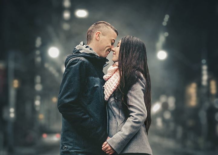 女朋友想和我分手，家里条件不好怎么办？我该怎么挽回她？